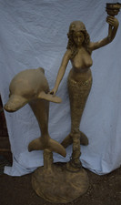 Meerjungfrau mit Delfin (Lampe), Bronze, silberne Antikpatina, 156cm