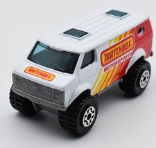Matchbox Superfast #44 - 4x4 Chevrolet Chevy Van Motorsports weiß. Macau Base