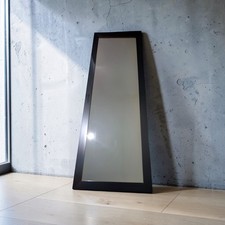 Moderner Ganzkörperspiegel