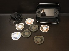 Sony PlayStation PSP-E1000 Portable Spielekonsole - Schwarz Bundle mit Spielen