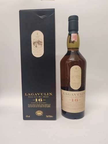 Lagavulin years single - 16,