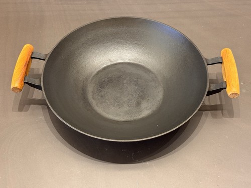 Gusseiserner wok ø von - Ø,