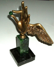 RARE - sureale Bronze Skulptur  32 cm - Flügelhand mit grüner Marmorkugel