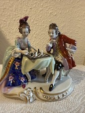 Zauberhafte Porzellanfigur, Paar beim Schachspiel im Rokoko Stil, Volkstedter P.
