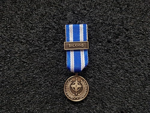 Nato einsatzmedaille - (a46-9),