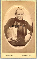 CDV-MANN HÄLT RIESIGES