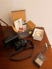Canon Powershot G12 komplett mit Schultergurt und Ledertasche schwarz