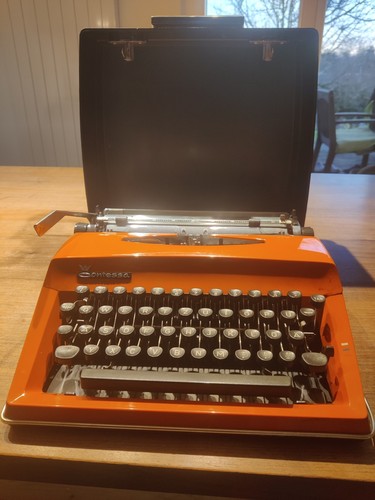 Schreibmaschine contessa - schreibmaschine,