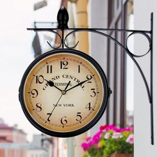 Zweiseitige Bahnhofsuhr