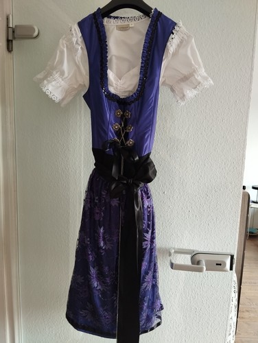 Wunderschönes dirndl - wunderschönes,