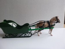 Mojo Pferd, Pony mit Schlitten