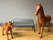 Barbie Pferde und Sitzbank