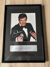 Foto von Sir Roger Moore als