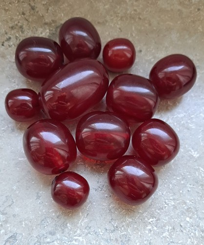 Vintage bakelite beads lot - beads,
