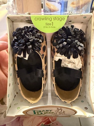 Babyschuh mit leopardenmuster - babyschuh,