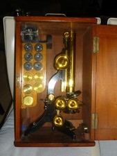 Großes Binokular Mikroskop