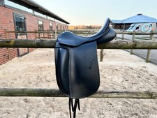 County Fusion Dressursattel 17, Schwarz