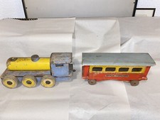 HUSA Antiker alter Zug Eisenbahn mit Lokomotive u. Waggon Holzspielzeug