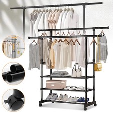 Kleiderständer auf Rollen