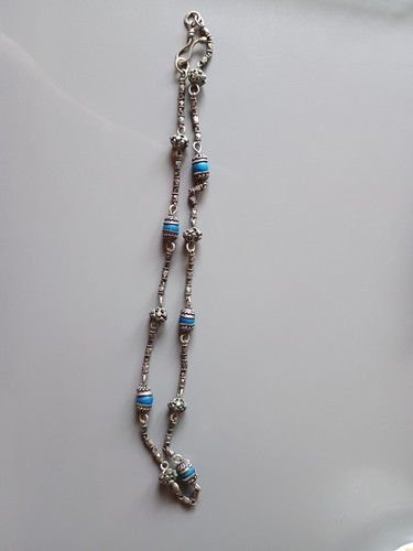 Silberkette mit blauen