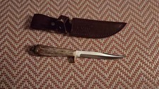 Handgemachtes Jagdmesser, Lederscheide, unbenutzt.