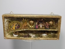 Antike kleine Klosterarbeit Schaukasten Krippenzene Jesus Maria und Josef Tiere