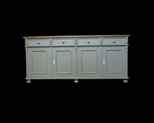 Anrichte im Landhaus, antik