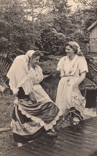 Zwei damen tracht - aus, dem