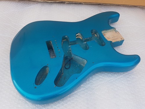 1986 fender stratocaster - body,