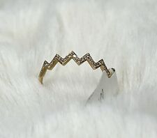 Up and Down Ring in 18kt