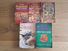 5x Terry Pratchett Konvolut - Hohle Köpfe, Helle Barden, Heiße Hüpfer, Steine ..