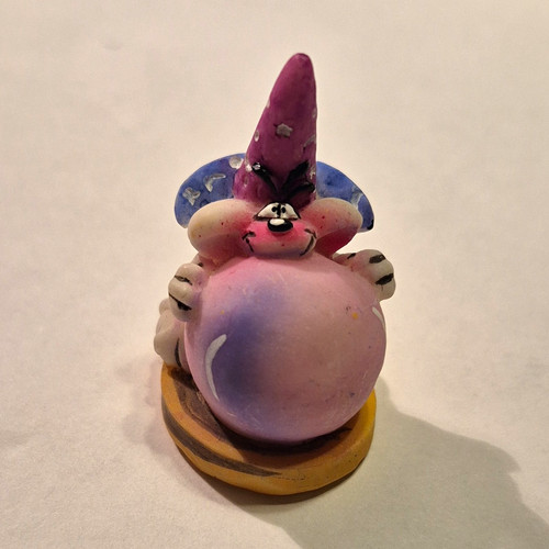 Tier figurine mit zauberhut - tier-figurine,