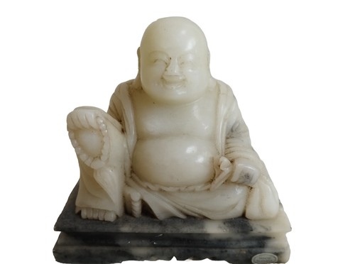 Jade buddha auf marmorsockel - jade,