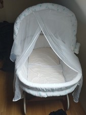 Baby Stubenwagen aus Geflochtenem Holz