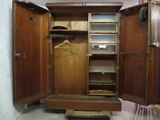 Compactom, engl. Reiseschrank