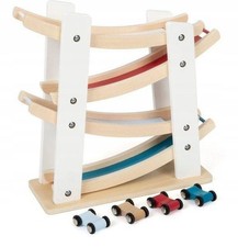 Kleine Holz Rennbahn mit 4