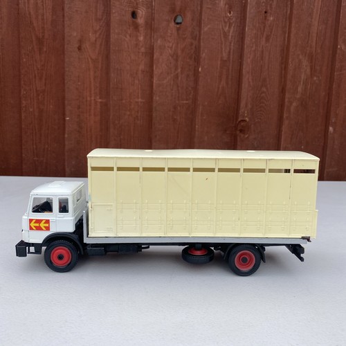 Britains farm 32 - britains,