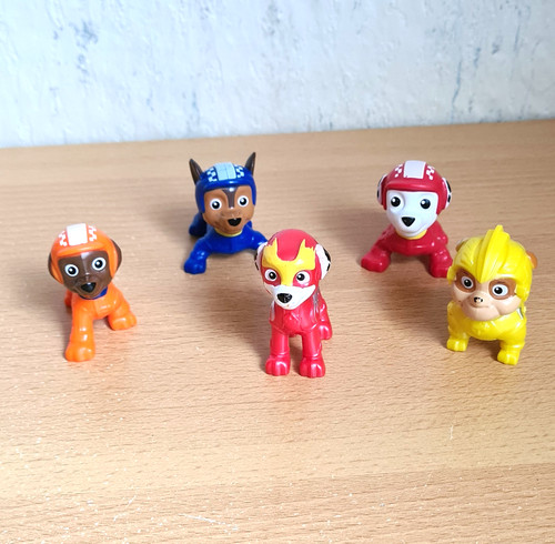 Sammelfiguren aus - 5,