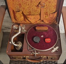 Antikes Koffergrammophon