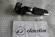 Daelim S3 125 FI Fussrastenanlage Fussraste Sozius Ausleger Träger Li.#R7770