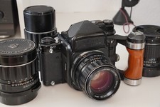 Pentax 6x7 Kamera mit 4 Objektiven: 105mm f2.4, 75mm, 55mm & 200mm, AE Pentax 67