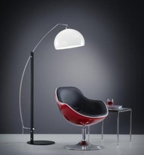 Bogen Stehleuchte Helestra DORO in matt schwarz - chrom mit stufenloser Höhenv.