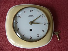 Schöne DUGENA Keramik Küchenuhr in Gelb 60er Jahre Schwebegang - vintage TOP