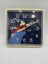 Lorus Quartz Wanduhr Mickey Mouse Disney