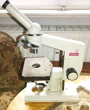 Russisches Mikroskop der Firma Lomo