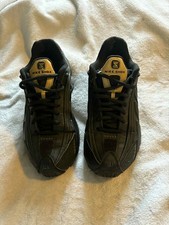 Nike Youth Black Shox R4 Running Trainers Size UK 5,5 Junior