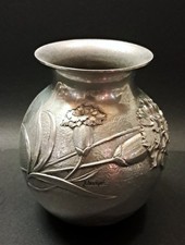 Jugendstil - handgetriebene Zinnvase signiert 'Delavan' Paris um 1900