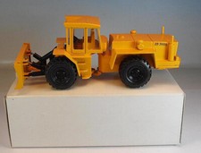 NZG 1/50 Nr.197 Zettelmeyer ZD 3000 Raddozer in neutraler Box #2732