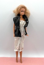 Alte Barbie Petra Klon Puppe mit Perücke, Lederweste - Vintage