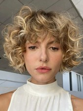 Kurze aschbraune mit - , blondem